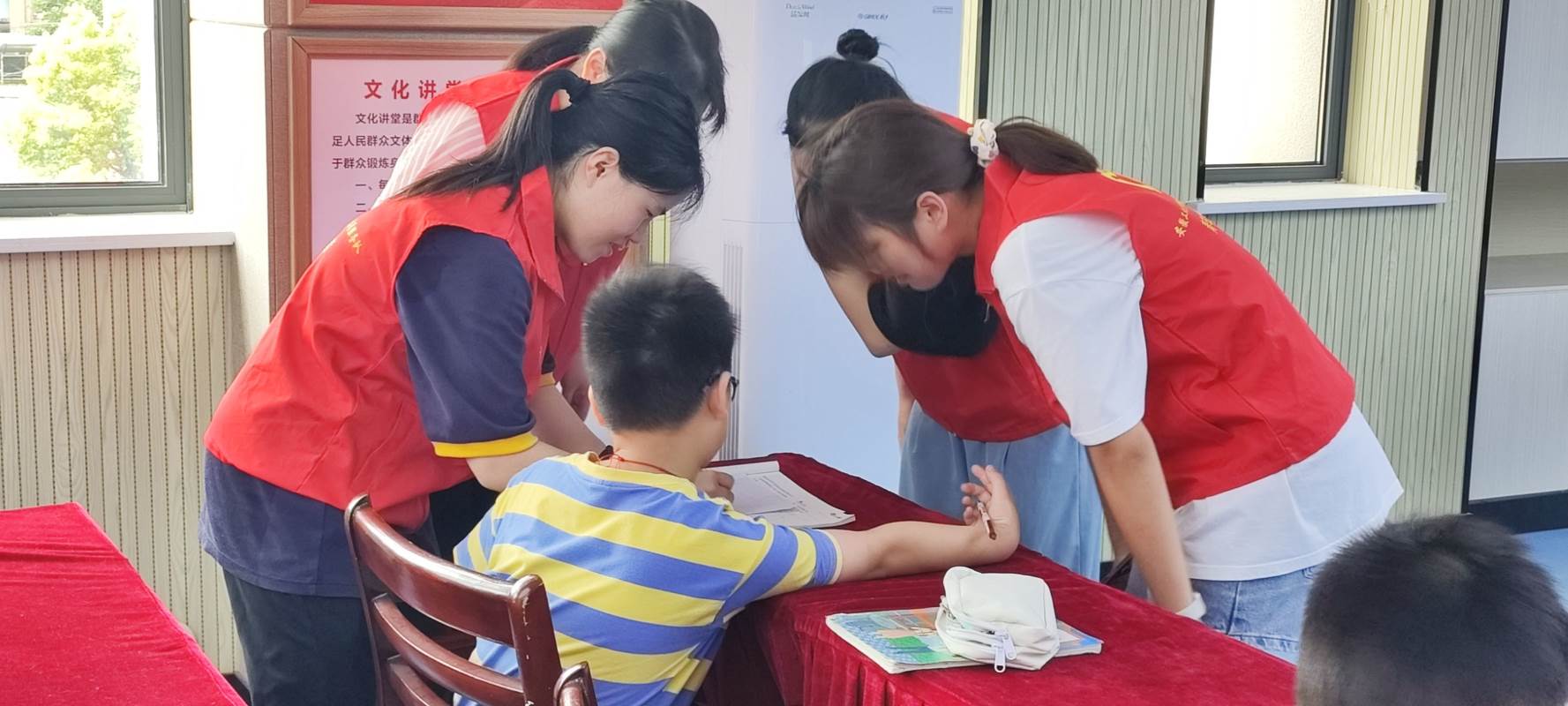 禁毒防拐小課堂，志愿服務大愛心
