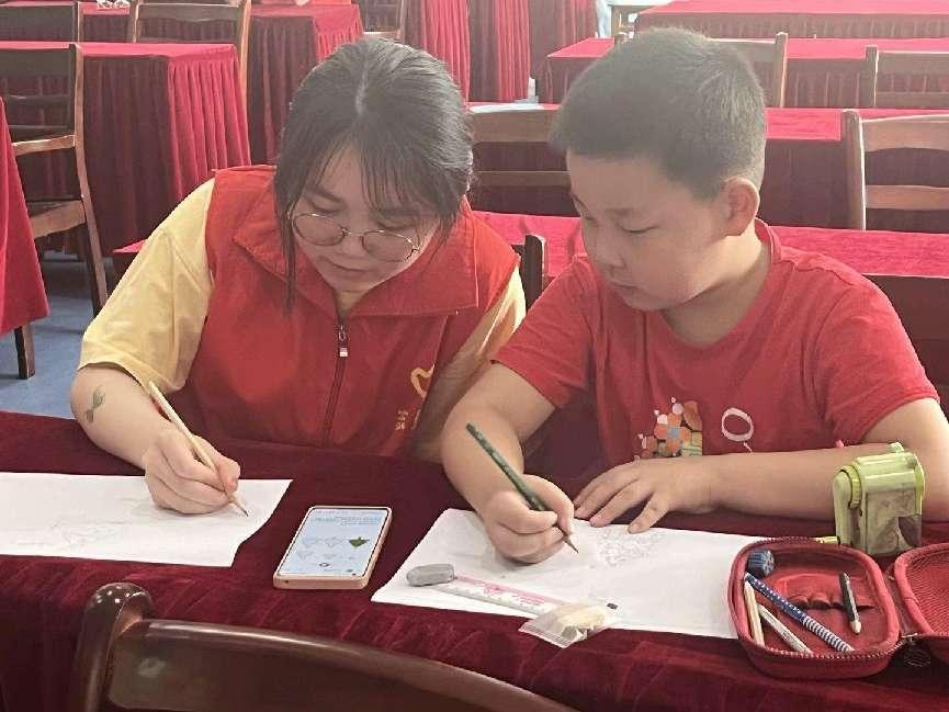 安徽學子三下鄉(xiāng)：跨越國界，共享文化精髓