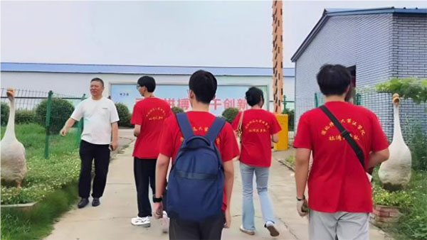 腳步走進(jìn)鄉(xiāng)間 青春助力振興：淮北師范大學(xué)社濟興鄉(xiāng)調(diào)研隊開展暑期三下鄉(xiāng)