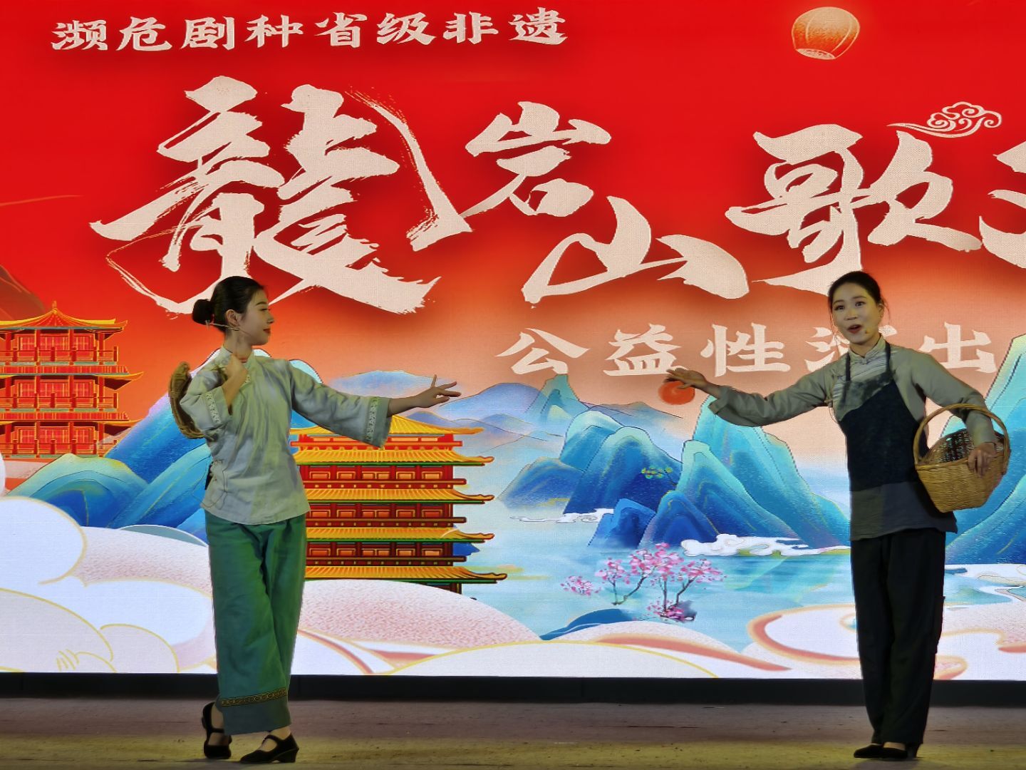 閩農(nóng)學子赴龍巖，非遺傳承正當時
