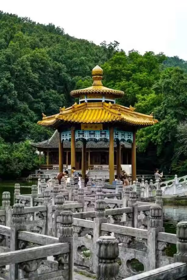 保護生態(tài)環(huán)境，滁院學子赴瑯琊山開展三下鄉(xiāng)志愿服務活動