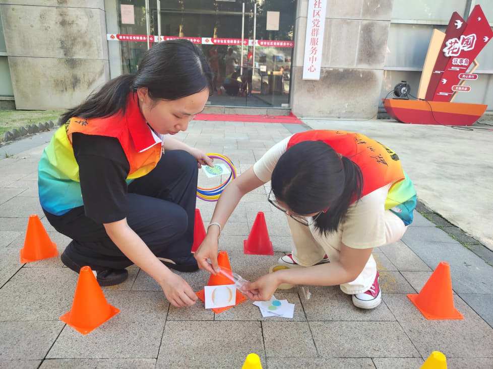 蘇州科技大學(xué) “法治護(hù)航，無(wú)毒前行”禁毒小分隊(duì)暑期實(shí)踐：同創(chuàng)無(wú)毒社會(huì)，共享安寧生活
