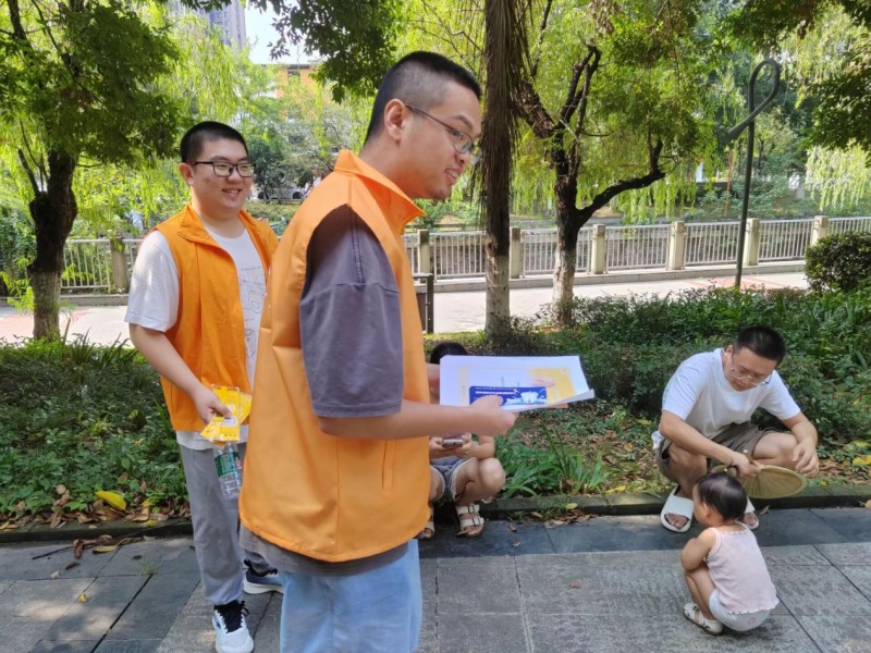 暑假“三下鄉(xiāng)”活動：大學生深入社區(qū)，調(diào)研居民生活實況