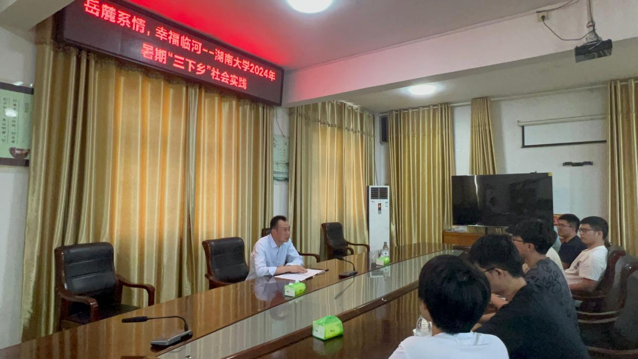 臨河山川美，教育深人心”——中學校長訪談體會