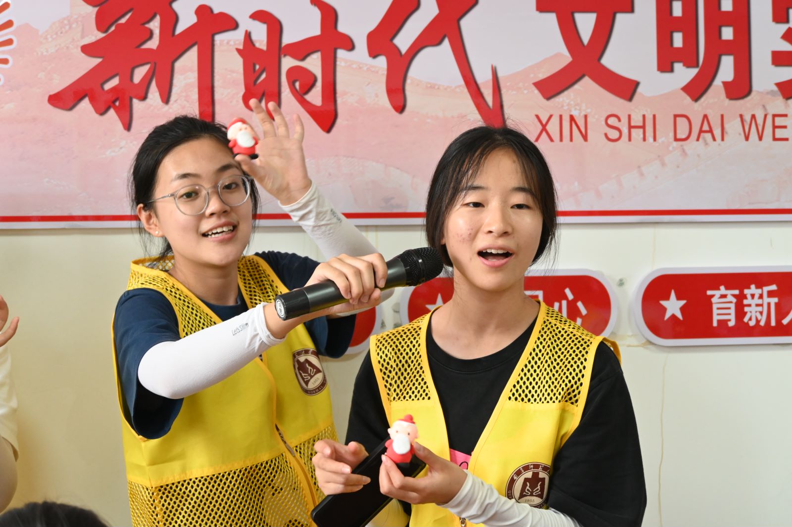呵護(hù)燦爛臉龐，指引童真方向