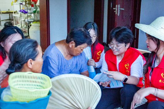 民法典下鄉(xiāng)，法治入民心