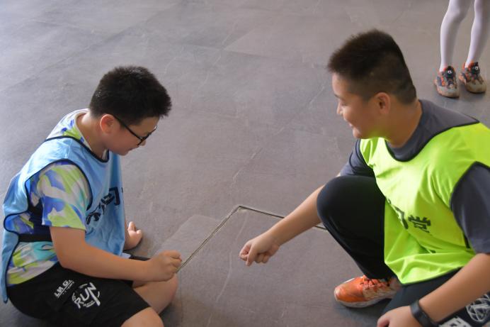 以青春之擔當，匯童趣之星光