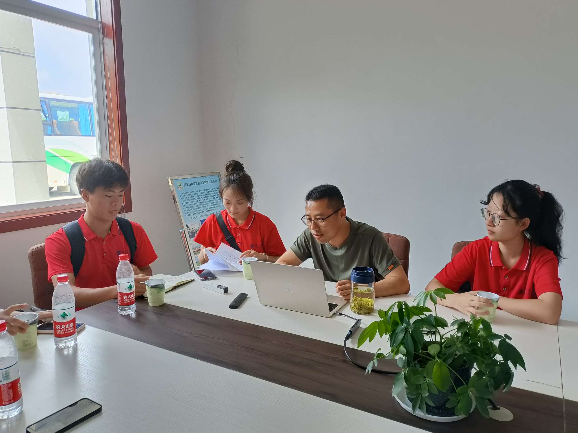 巢湖學子三下鄉：電商助農在行動，青春賦能助振興