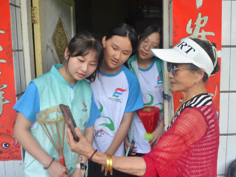 吉首大學(xué)“心系旅農(nóng)”文旅志愿服務(wù)支隊(duì)深入探訪白族文化，助力仗鼓與仗鼓舞傳承發(fā)展