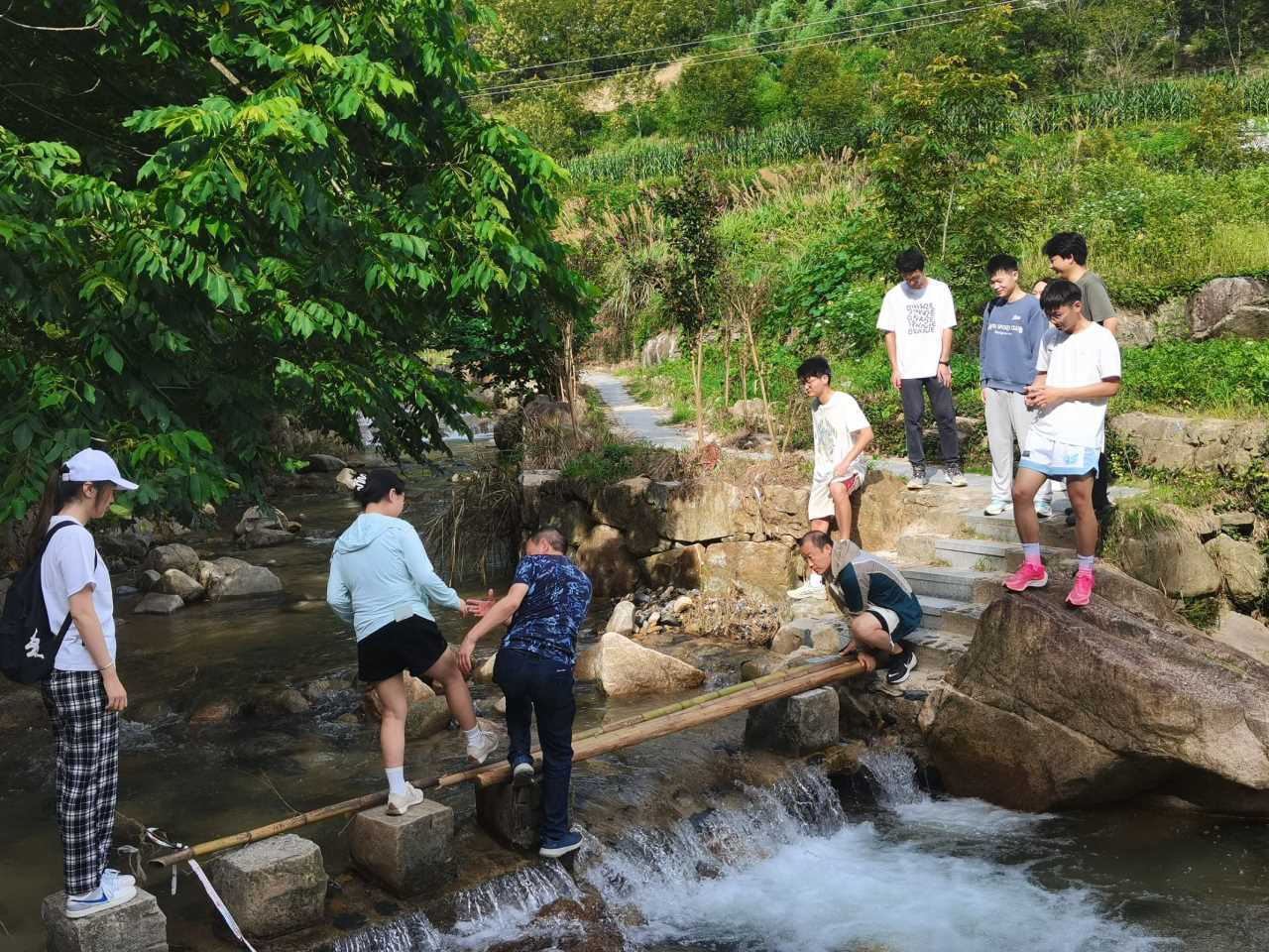 南財學(xué)子三下鄉(xiāng)：走進(jìn)績溪核桃，助力產(chǎn)業(yè)騰飛