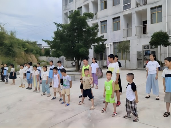 與身體對話，與健康同行——武昌理工學院“青春筑夢”志愿服務隊開展八段錦教學課程
