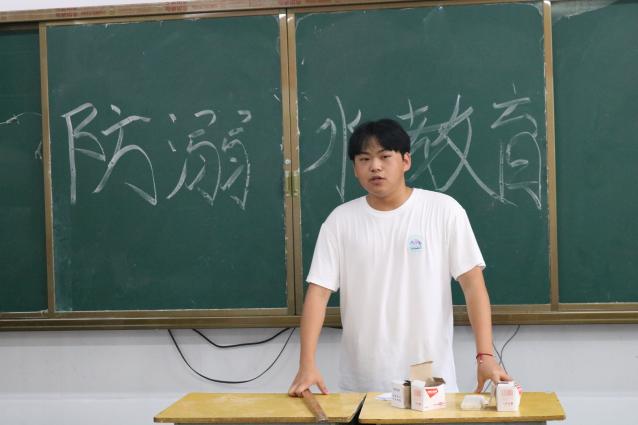 “水邊警鐘長鳴，防溺教育先行”——武昌理工學(xué)院云夢書韻志愿服務(wù)隊開展防溺水安全