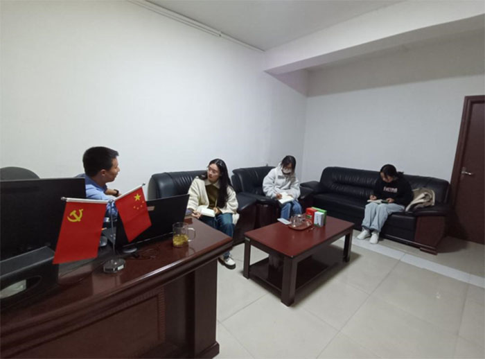 貴州大學(xué)法學(xué)院“法韻青衿”實(shí)踐隊(duì)開(kāi)展“拒做電詐‘工具人’，警惕陷入‘幫信罪’”寒假專項(xiàng)實(shí)踐活動(dòng)