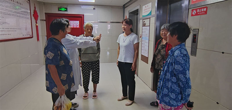 急救知識實踐，護航生命行動-新鄉醫學院三全學院赴遂平縣人民醫院宣傳急