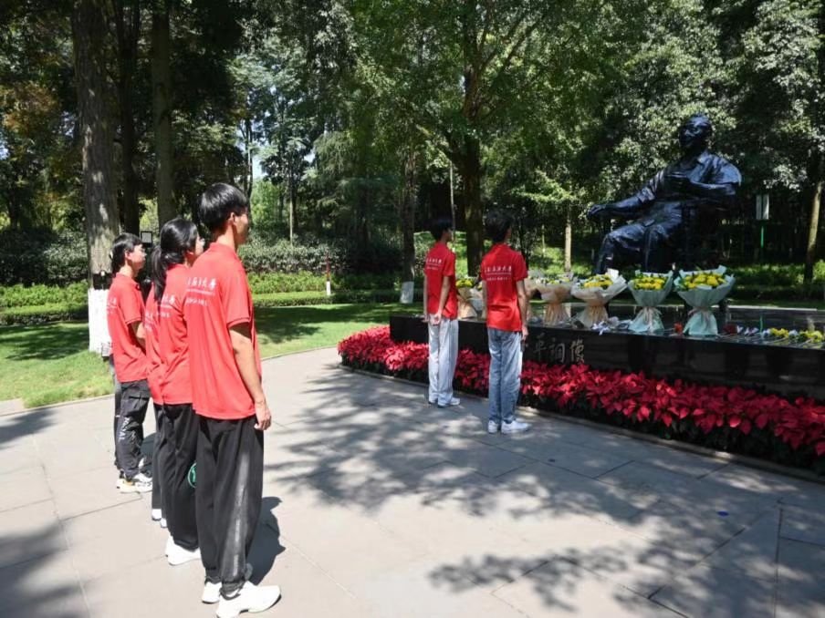 西南石油大學(xué)：開展訪故里實踐活動，悟精神啟新程