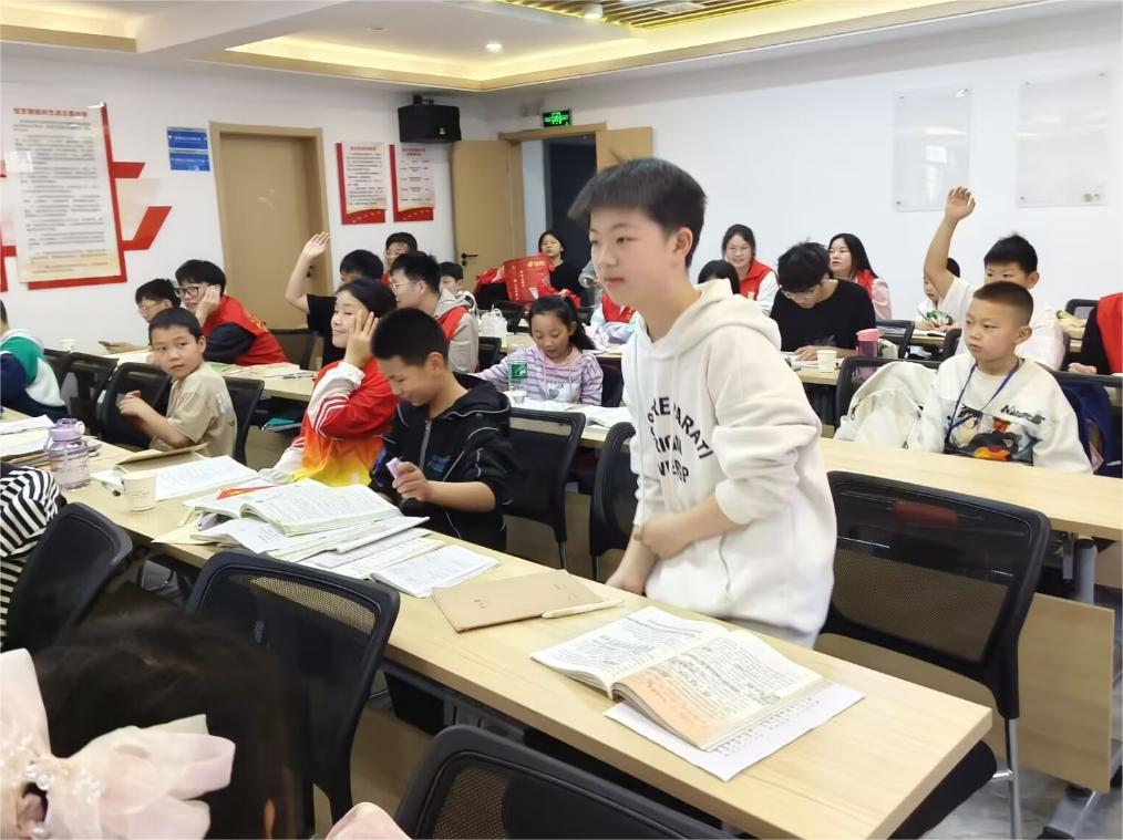 “紅色走基層”——“紅途”宣講團在七里社區成功舉辦“傳承延安精神，賡續紅色血脈”主題宣講活動