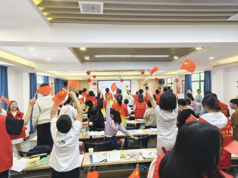 花兒向陽，童心向黨