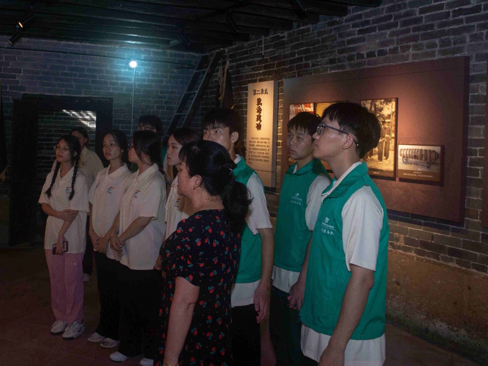 桂林理工學子在劉永福故居，共話民族團結與鄉村振興