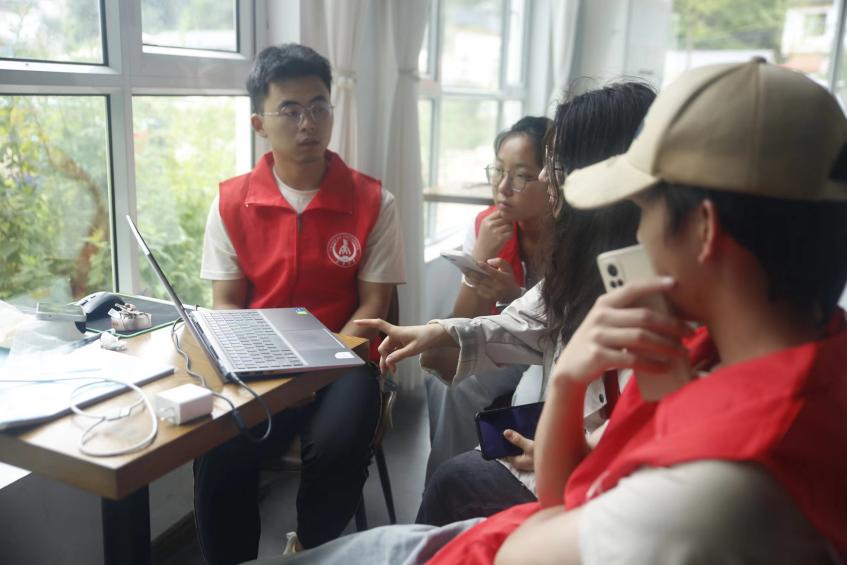 長安大學赴貴州畢節“渭愛育夢赴黔川·攜手啊嘎助振興”暑期社會實踐隊“家”有溫暖，“訪”有溫度