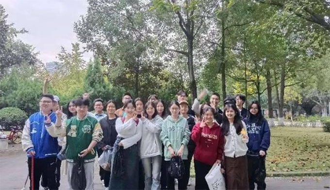 西南石油大學經濟管理學院工商管理2021級團支部開展龍湖西宸原著社區志愿服務活動