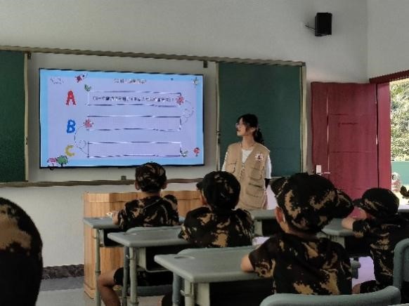 佛科院學(xué)子深入連南瑤族自治縣三下鄉(xiāng)：義教促交流，互助共成長(zhǎng)