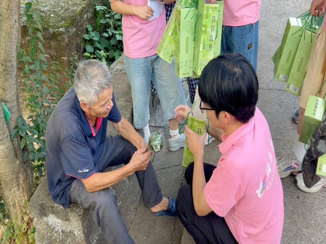 湘南學院實踐隊下鄉：支教播撒知識火種，支醫傳遞藥香溫暖