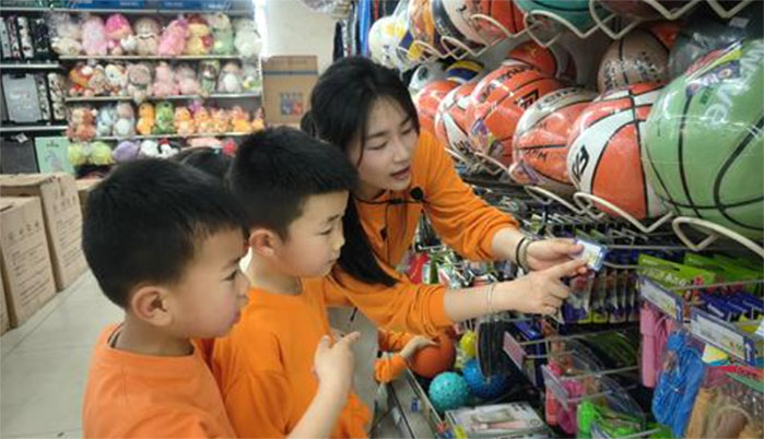 上高縣第八幼兒園開(kāi)展社會(huì)實(shí)踐活動(dòng)