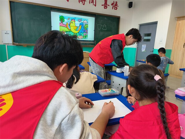 晉中信息學(xué)院市民課堂專(zhuān)項(xiàng)志愿服務(wù)隊(duì)走進(jìn)太谷區(qū)韓村學(xué)校開(kāi)展支教活動(dòng)